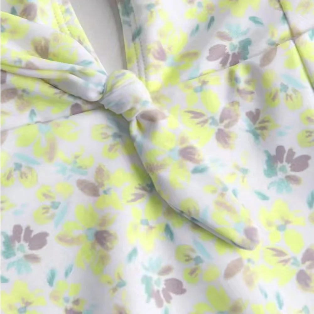 Cupshe Itsy Ditsy Tie‎ Front Plunge One Piece Swimsuit